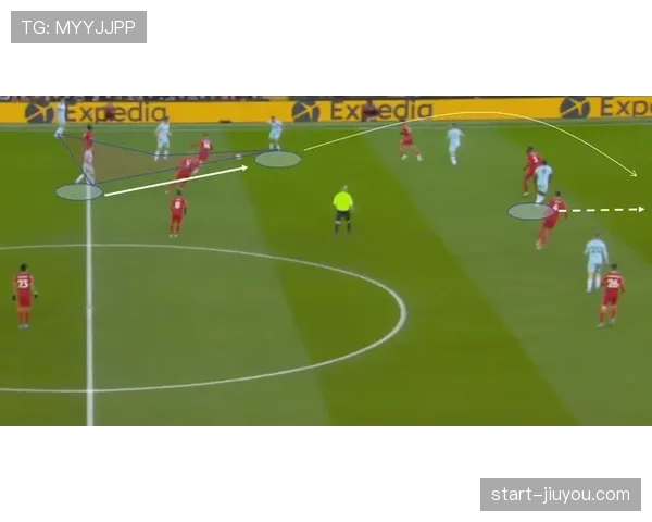 西汉姆联顽强逼平曼城 铁锤帮保级路上收获宝贵积分